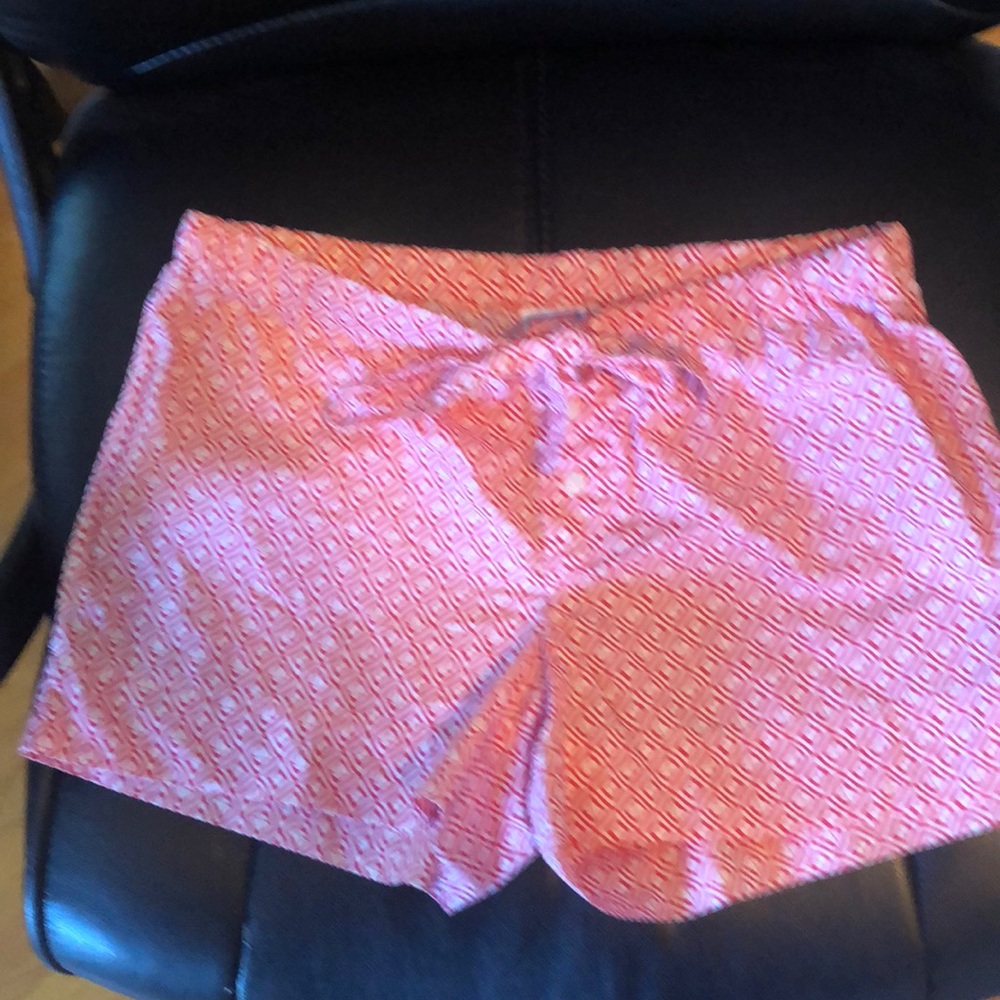 Vineyard Vines drawstring shorts. Size xs